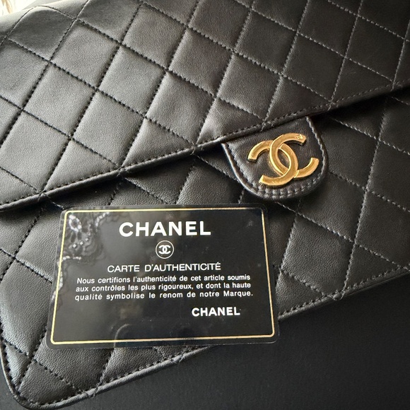 Vintage Chanel single flap bag medium (authentic) - Picture 8 of 9